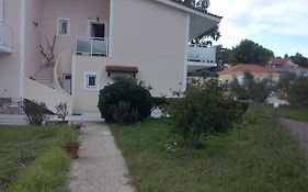 Aloni Studios & Apartments